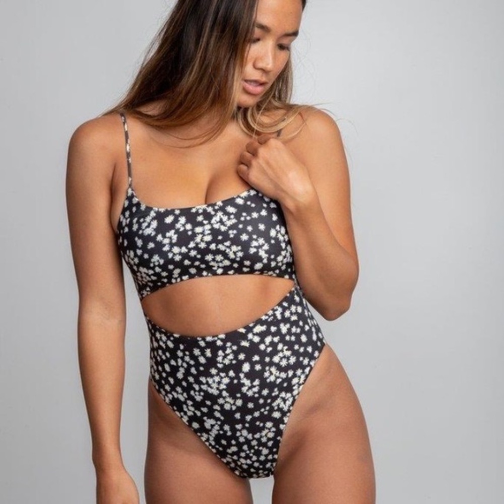 Skatie Madison One-Piece in Summerland - L